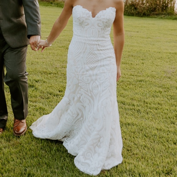 Hayley Paige Wedding dress